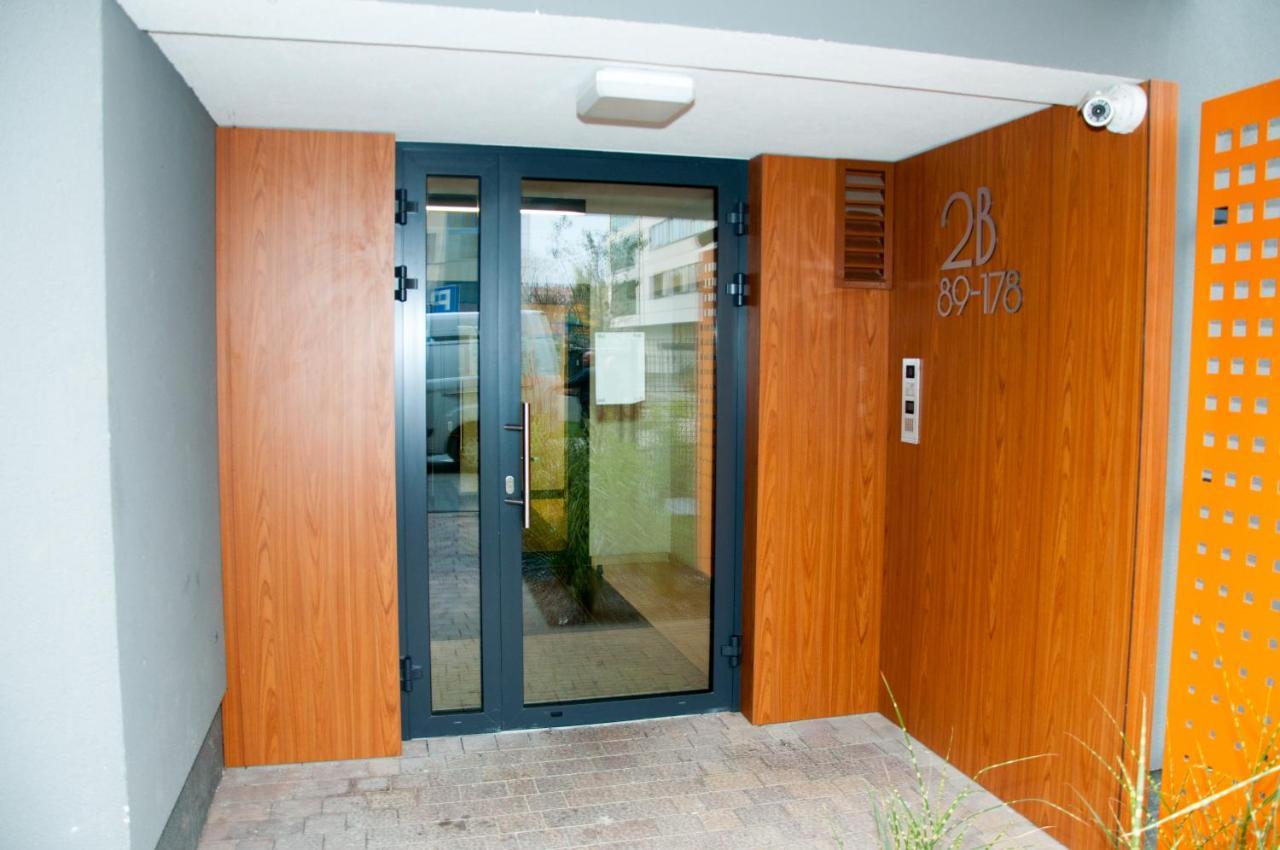 Apartament Cybernetyki Mokotow Warschau Buitenkant foto