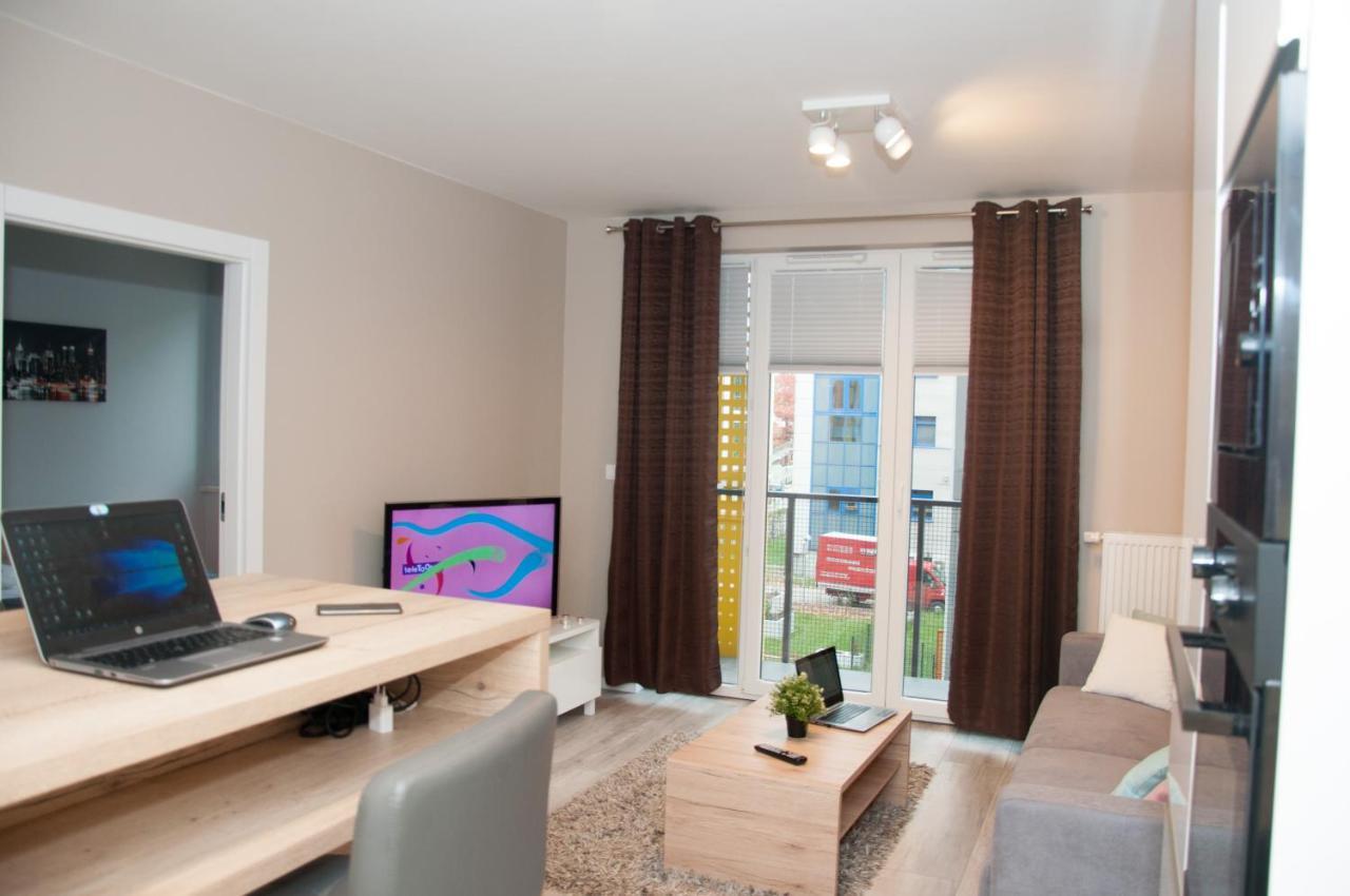 Apartament Cybernetyki Mokotow Warschau Buitenkant foto